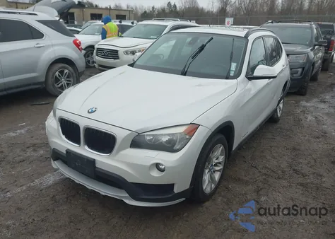 2015 BMW X1 xDrive28I из США, поврежденный, VIN WBAVL1C55FVY25681